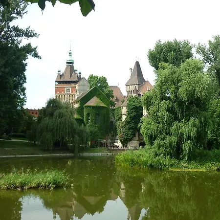 이리스 아파르트먼 아파트 *