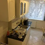 이리스 아파르트먼 아파트 *